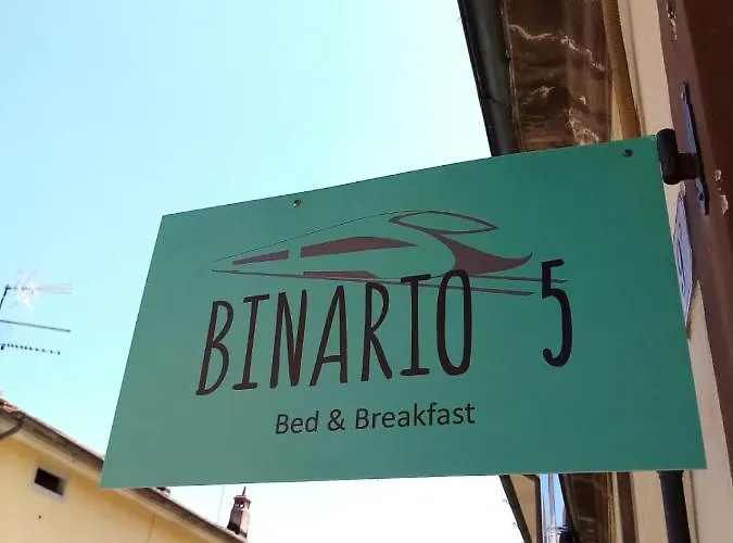 Hotel vicino al College: Binario 5